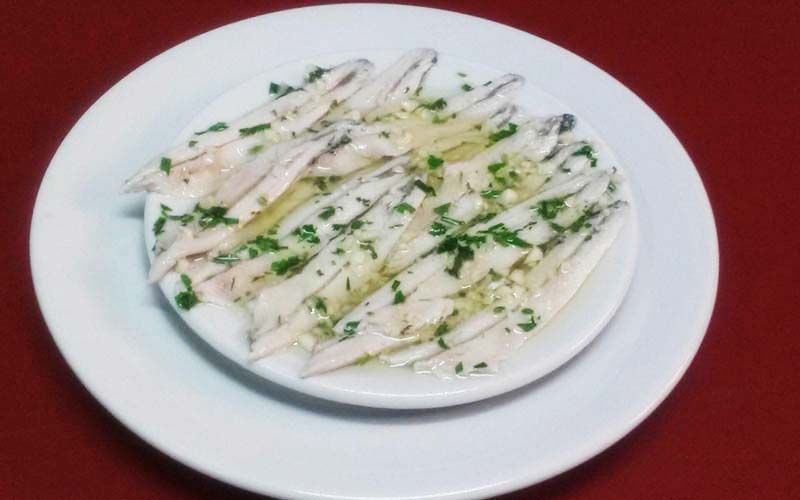 Tapa de anchoas en el Barrio de las letras